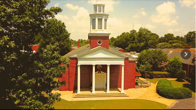 Exterior of Colonial Park United Methodist Church, home of Little Lambs Christian Academy